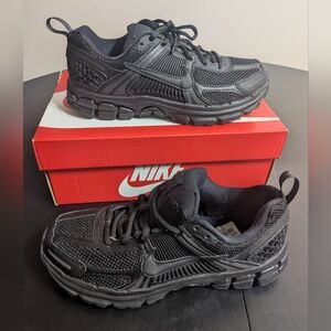 Nike Vomero 5 In Black - New In Box